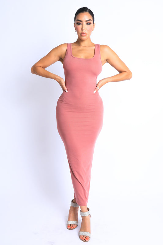 Basic Scoop Neckline Maxi Dress